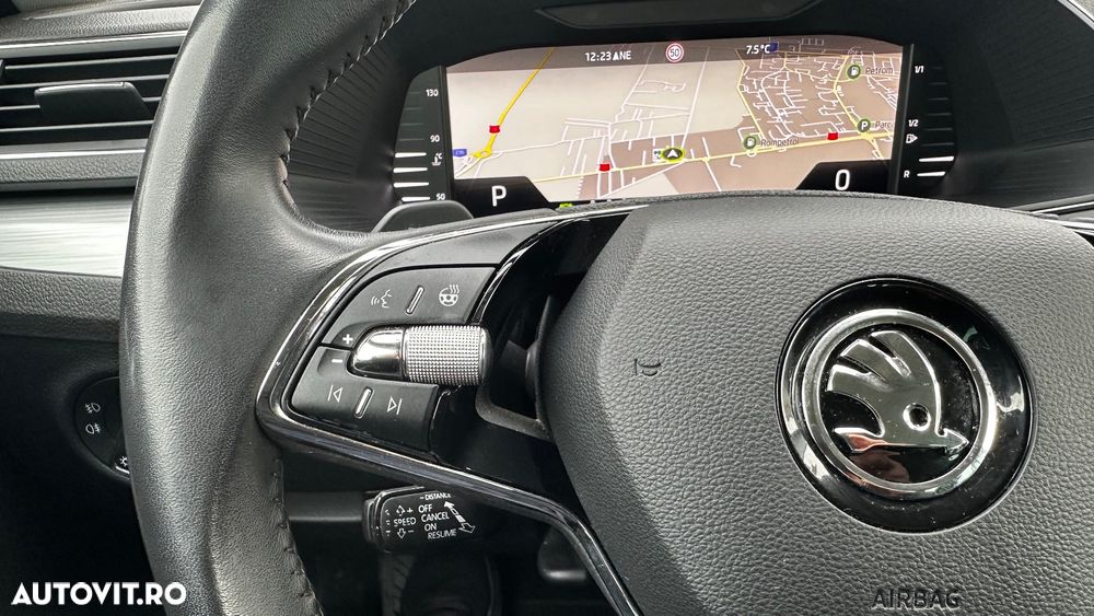 Skoda Superb Combi 2.0 TDI DSG Premium Edition - 18