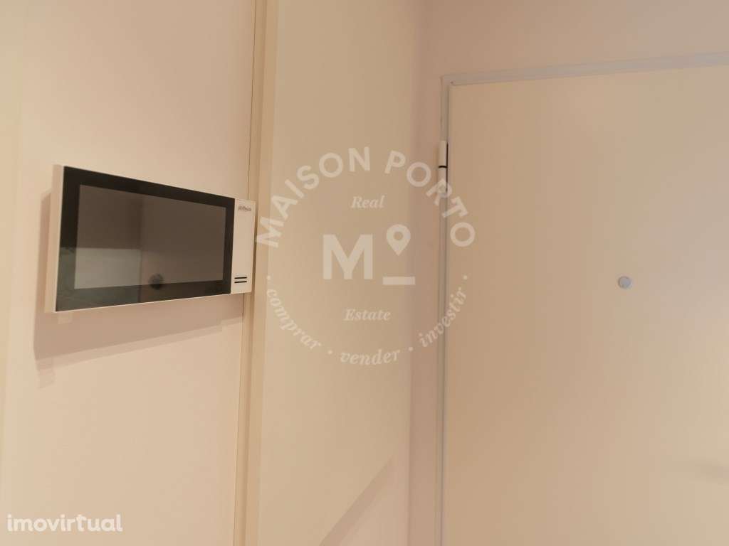 Apartamento T1 com Varanda, Totalmente Mobilado e Equipado - City S... - Grande imagem: 2/36