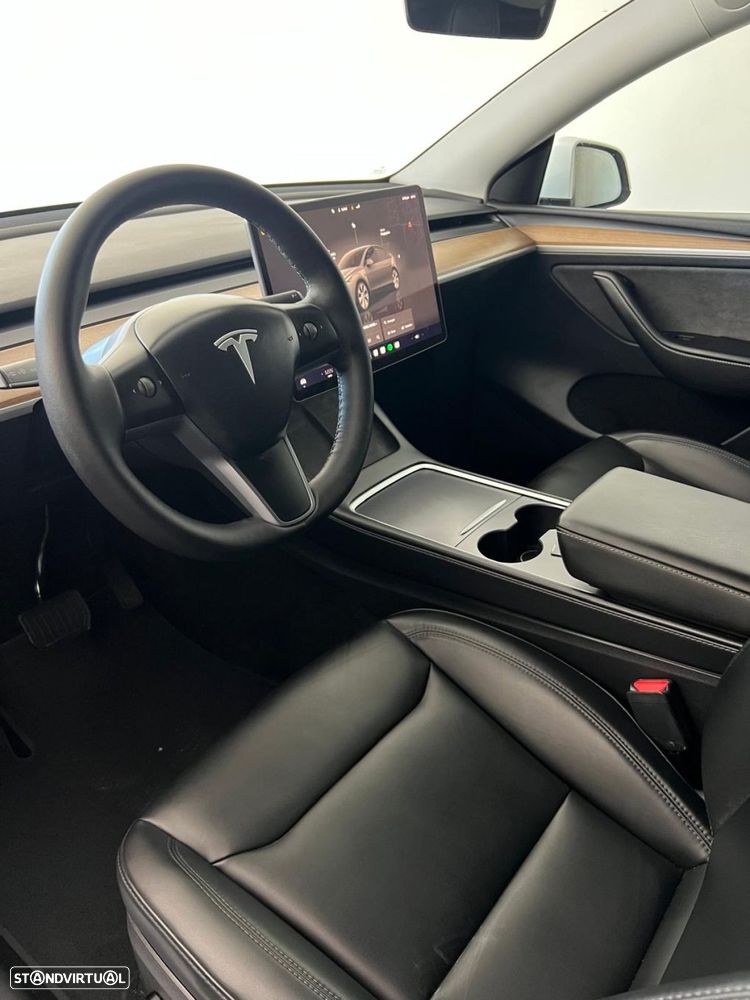 Tesla Model Y Long Range Dual Motor AWD - 22