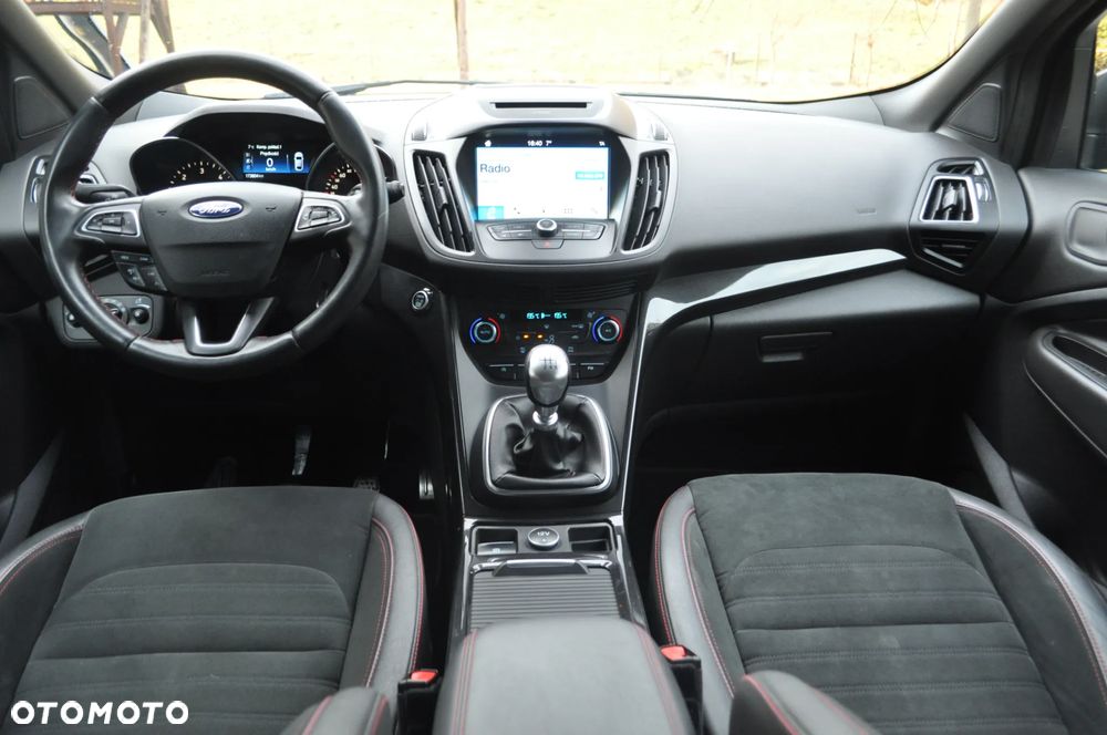 Ford Kuga 2.0 TDCi 4x2 ST-Line - 29