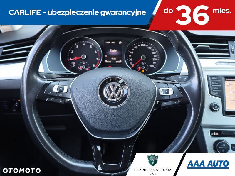 Volkswagen Passat - 19