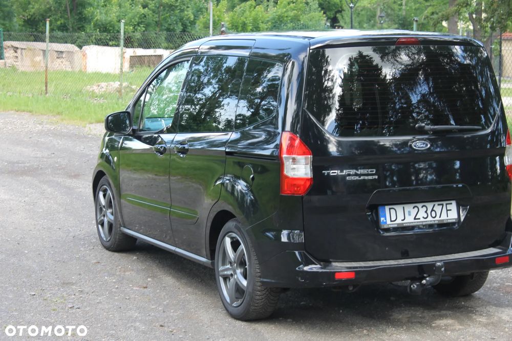 Ford Tourneo Courier 1.5 TDCi Sport - 6
