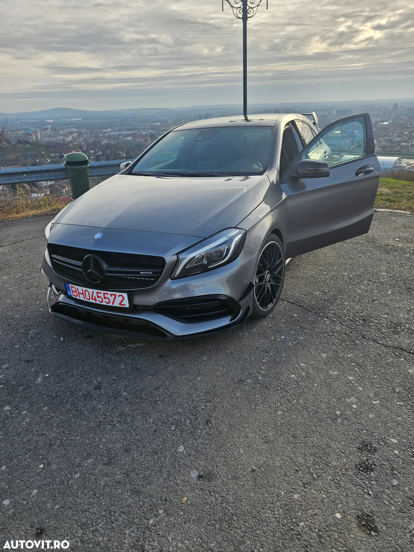 Mercedes-Benz AMG - 5