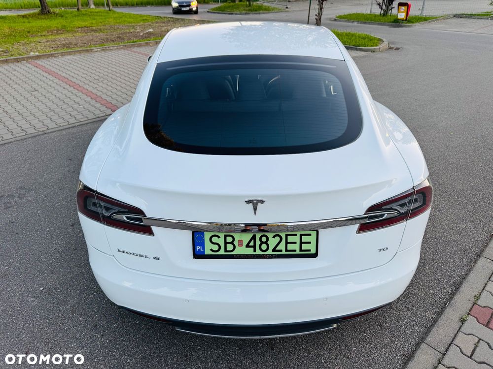 Tesla Model S - 11