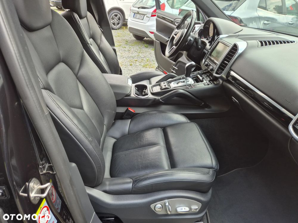 Porsche Cayenne Diesel Platinum Edition - 24