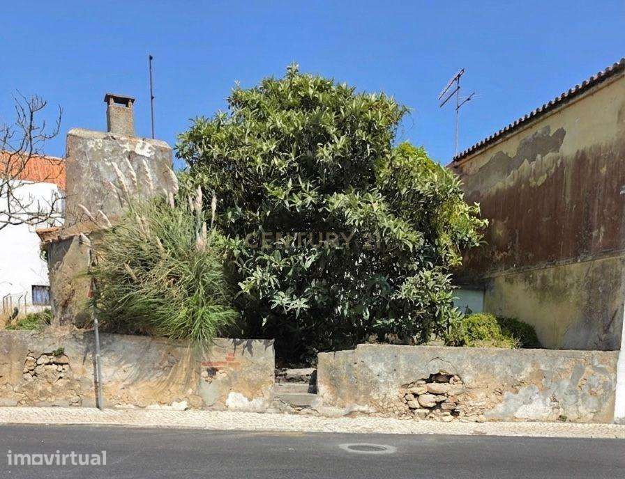 Terreno com 453 m2 e excelente potencial para reconstrução de moradia - Grande imagem: 4/14