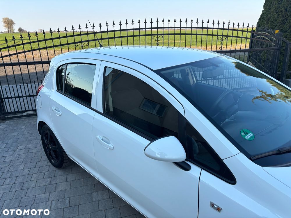 Opel Corsa 1.2 16V Essentia - 7