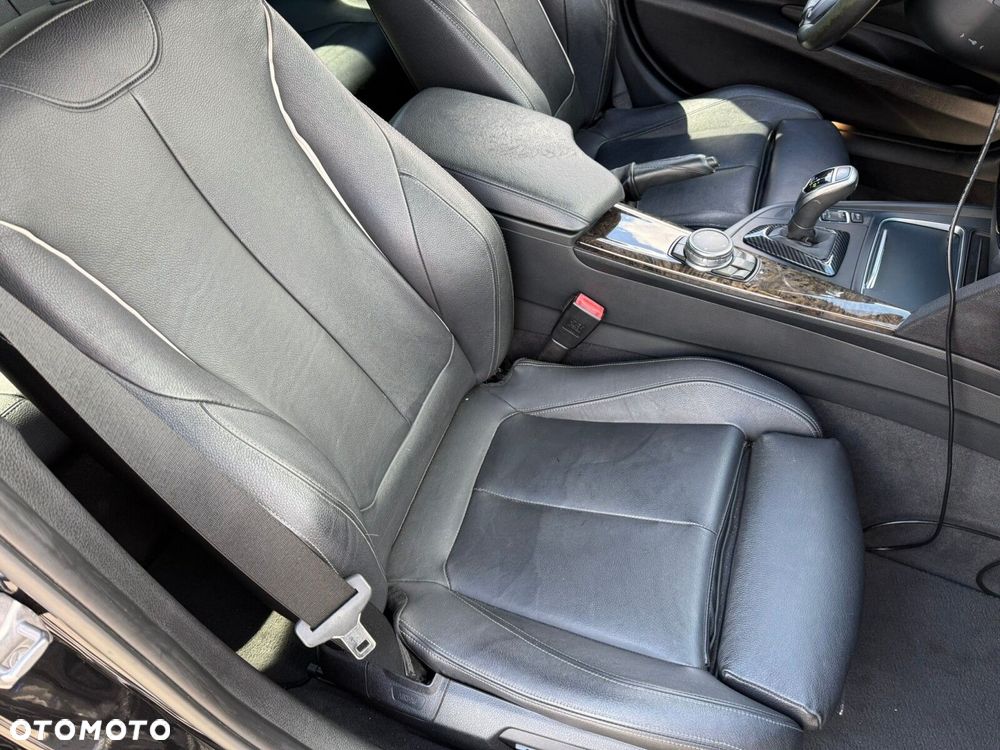 BMW Seria 3 328i - 25
