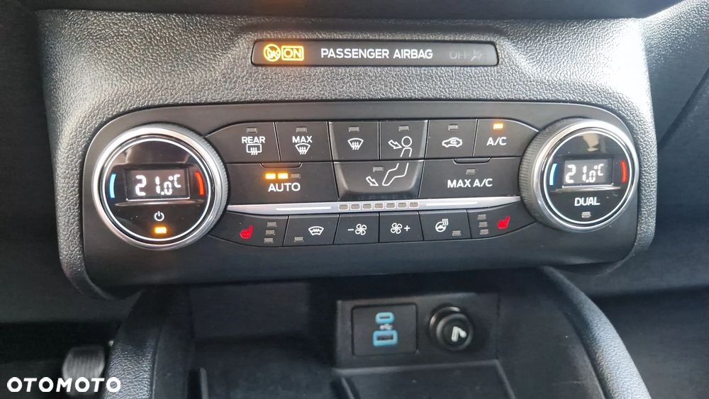 Ford Kuga 1.5 EcoBoost TITANIUM - 13