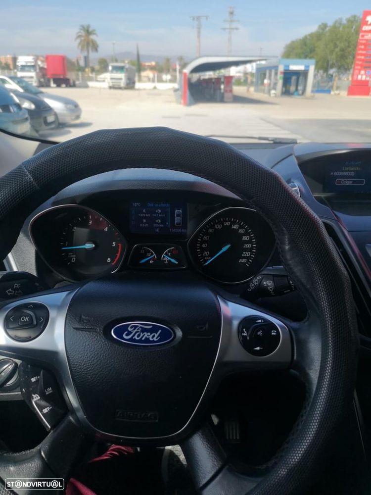 Ford Kuga 2.0 TDCi 2x4 Titanium - 10