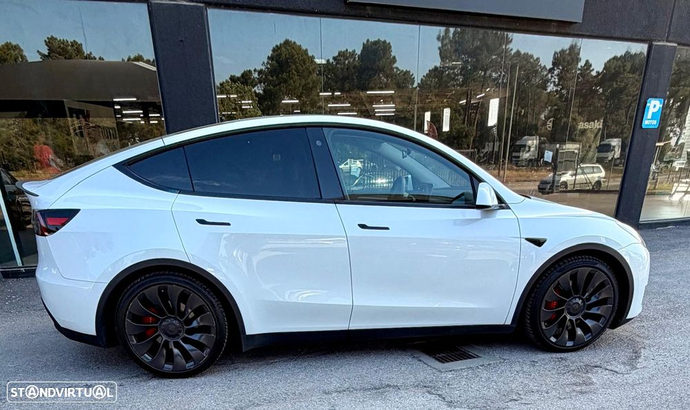 Tesla Model Y Performance Dual Motor AWD - 5