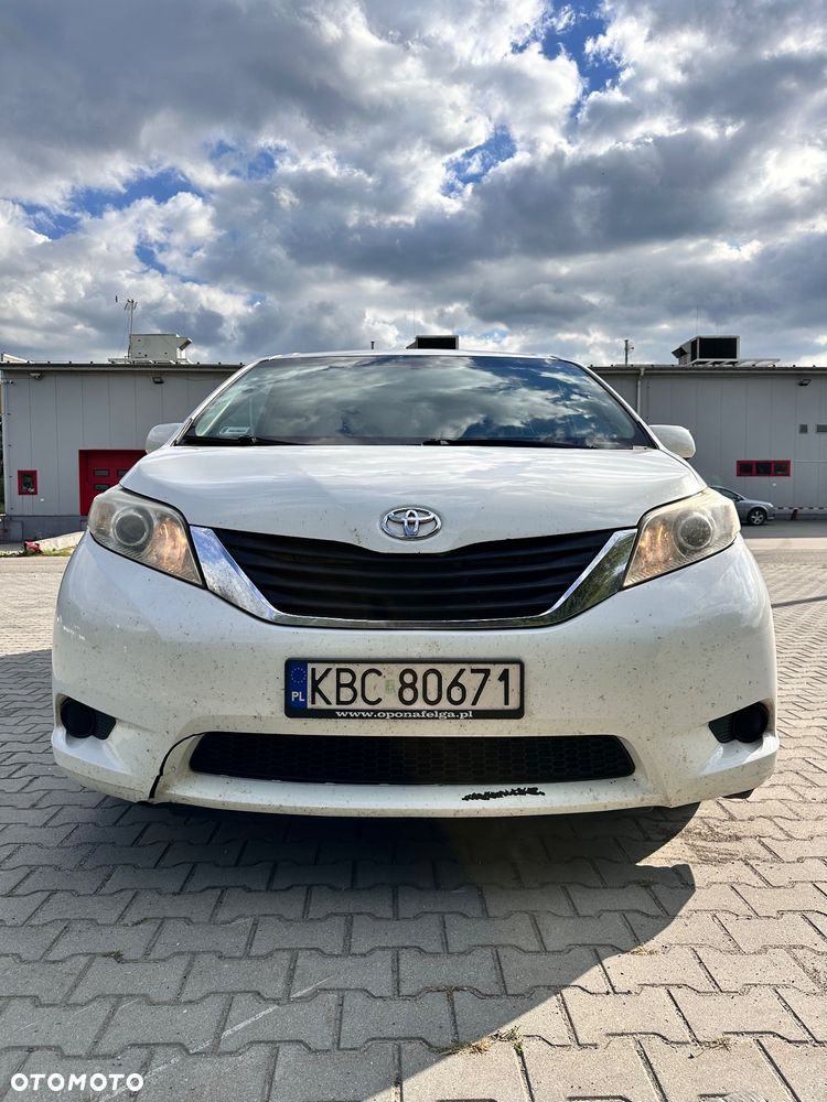 Toyota Sienna 3.5 V6 - 7