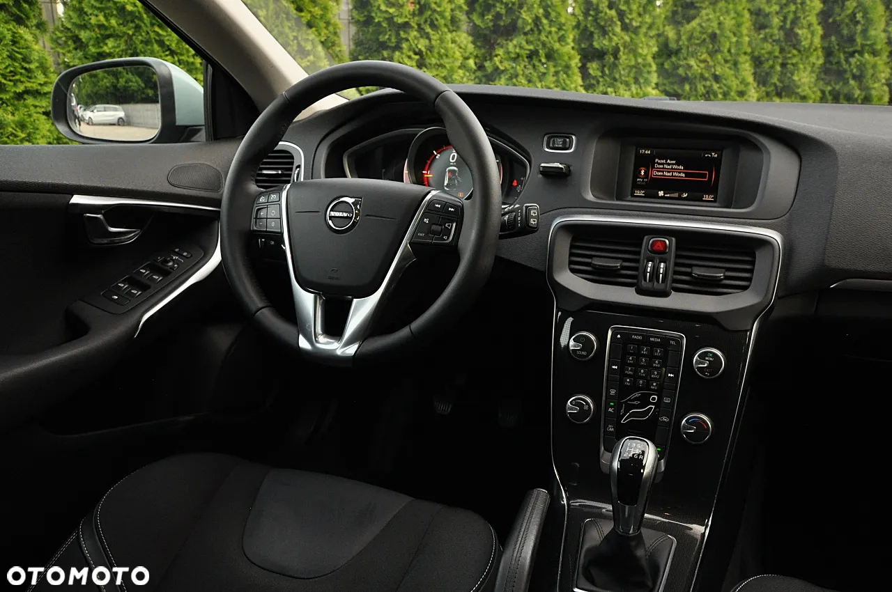 Volvo V40 D2 Momentum - 2