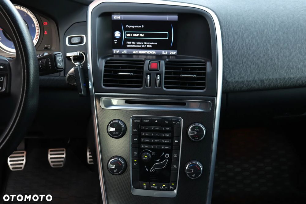 Volvo XC 60 D4 RDesign - 24