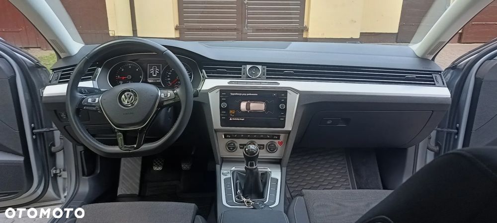 Volkswagen Passat 2.0 TDI (BlueMotion Technology) Highline - 9