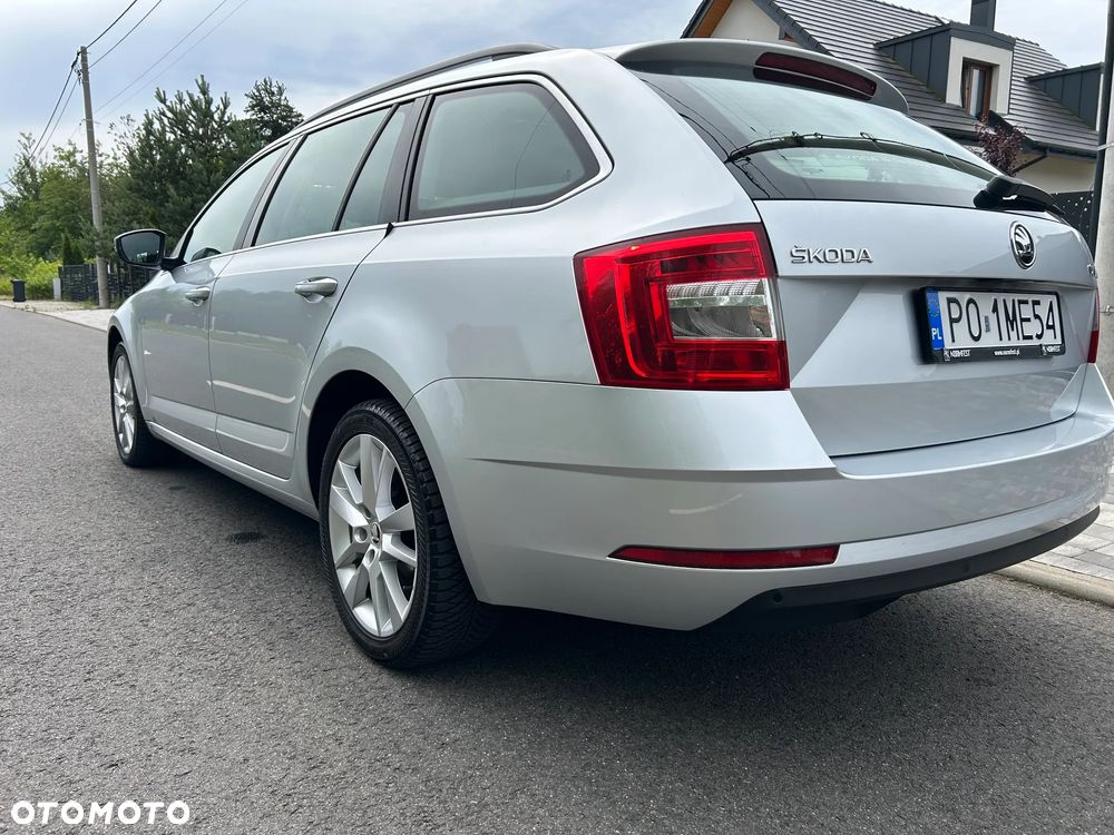Skoda Octavia 1.6 TDI SCR Style DSG - 4
