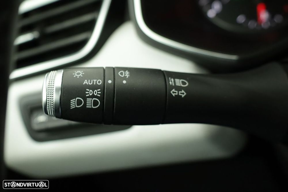 Renault Clio 1.0 TCe Limited - 17