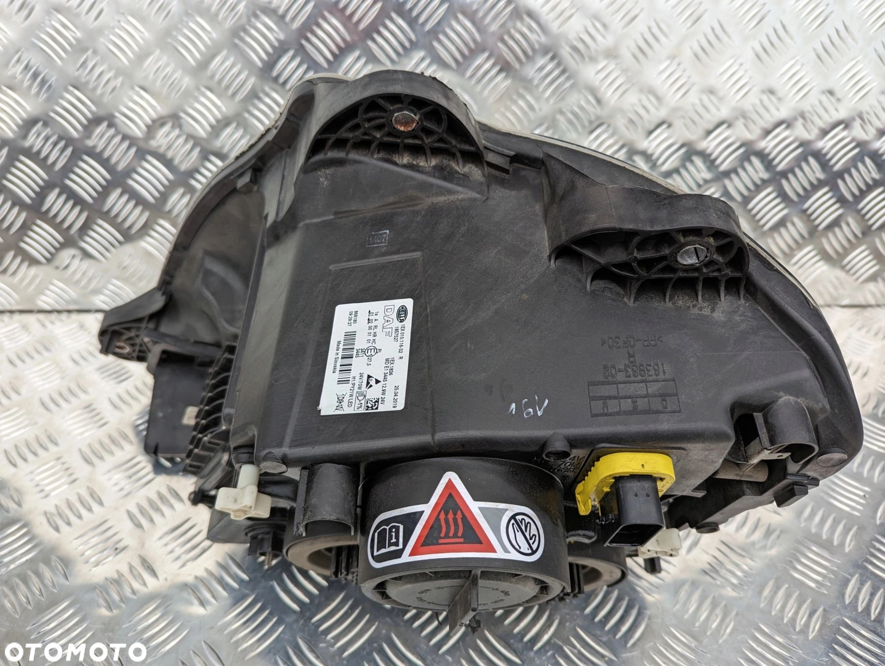 LAMPA FULL LED DAF XF 106 EURO 6 PRAWA STRONA - 3