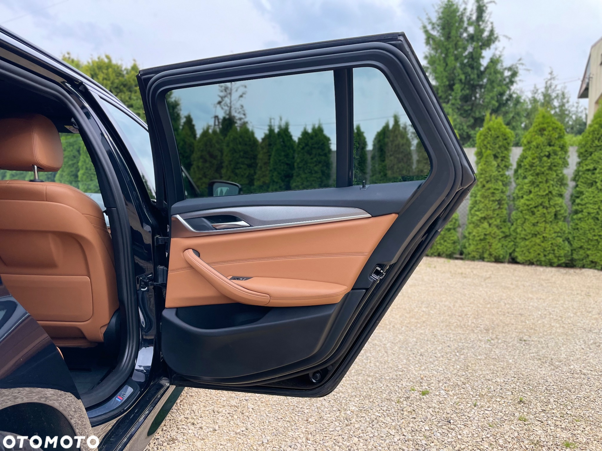 BMW Seria 5 518d M Sport - 11