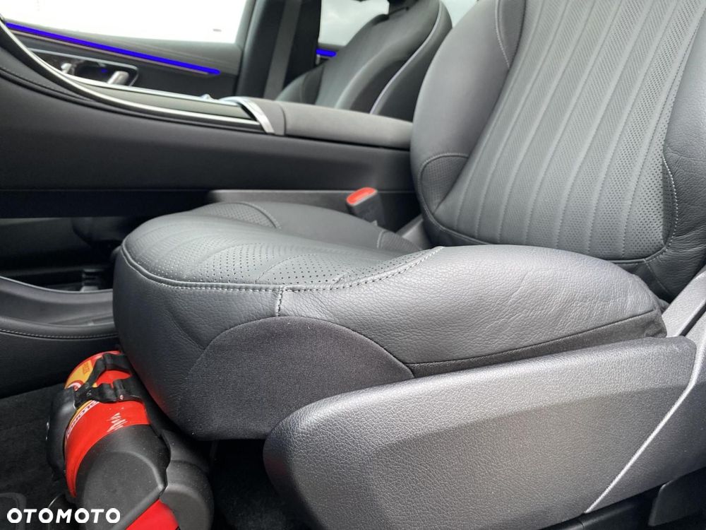 Mercedes-Benz EQS - 12