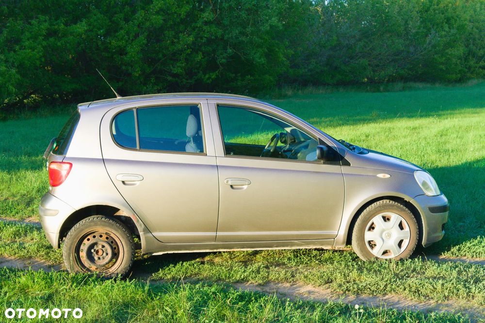 Toyota Yaris 1.0 Base - 5