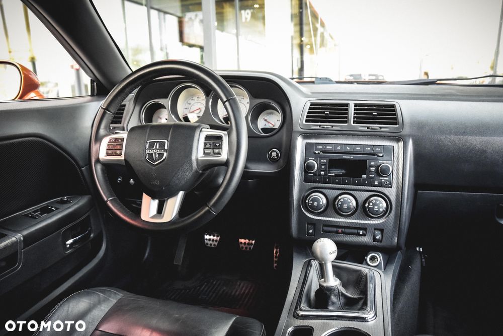 Dodge Challenger - 13