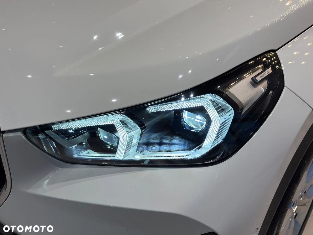 BMW X1 xDrive23i mHEV xLine - 11