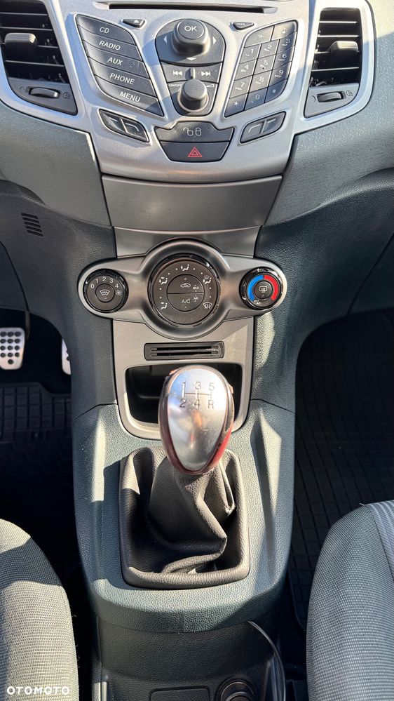 Ford Fiesta 1.25 Titanium EU5 - 32