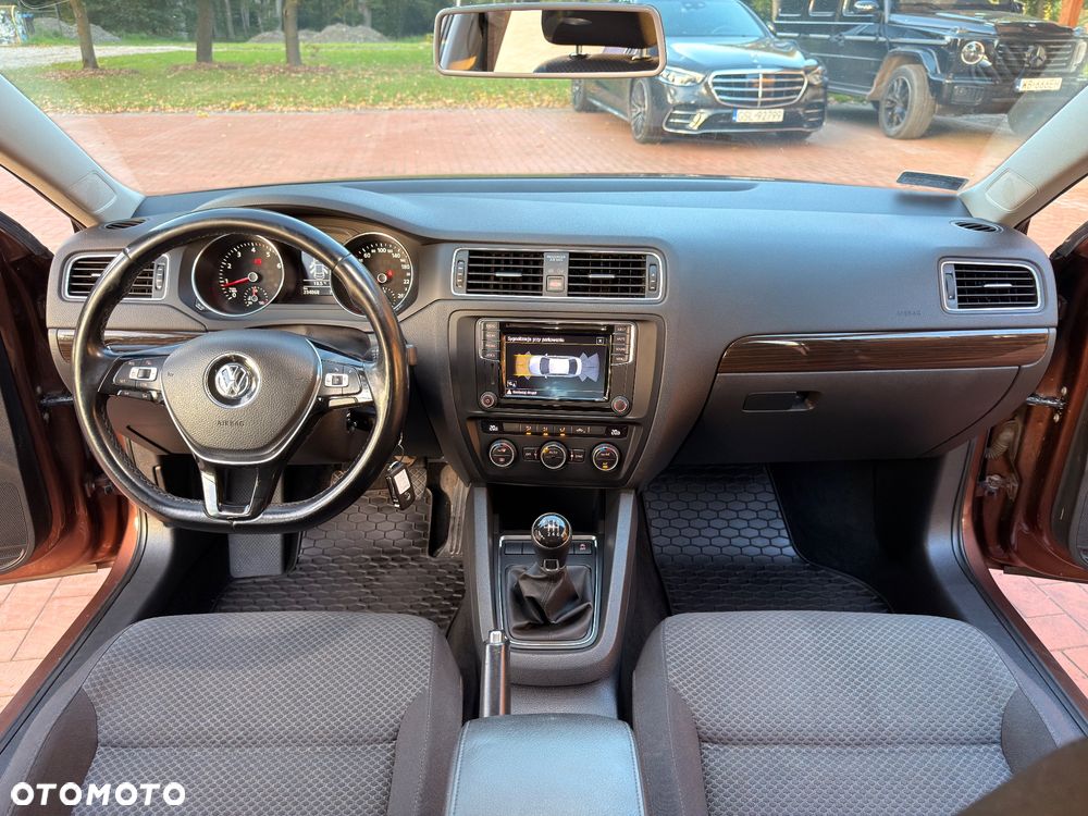 Volkswagen Jetta - 14