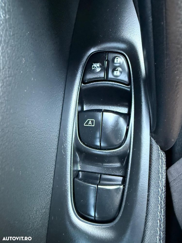 Nissan Qashqai 1.5 DCI N-Connecta - 29