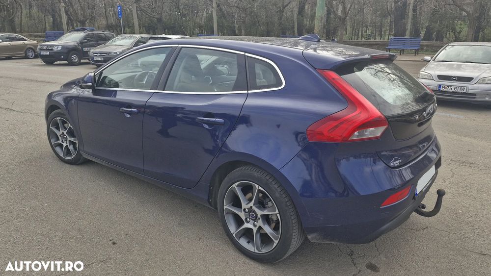 Volvo V40 T2 Ocean Race - 1