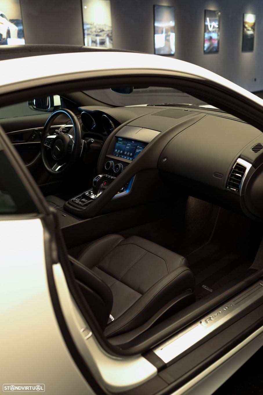 Jaguar F-Type 2.0 i4 R-Dynamic - 46