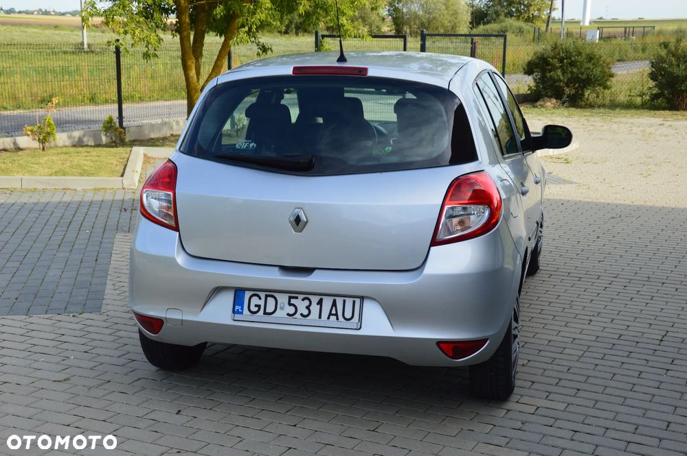 Renault Clio - 12