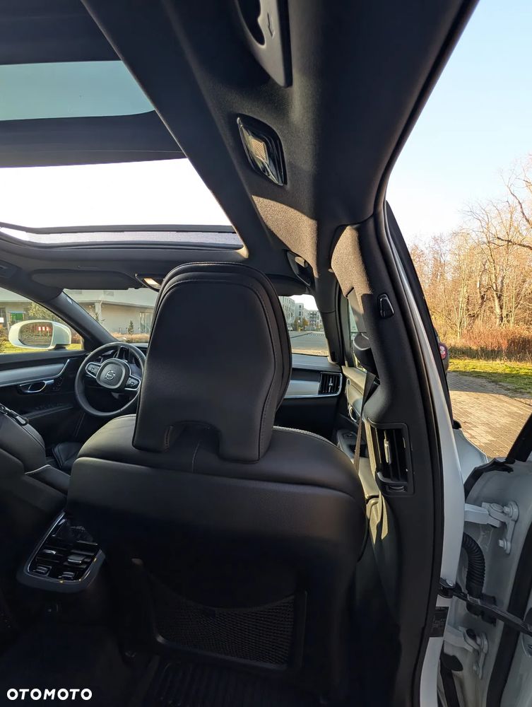 Volvo V90 Cross Country - 34