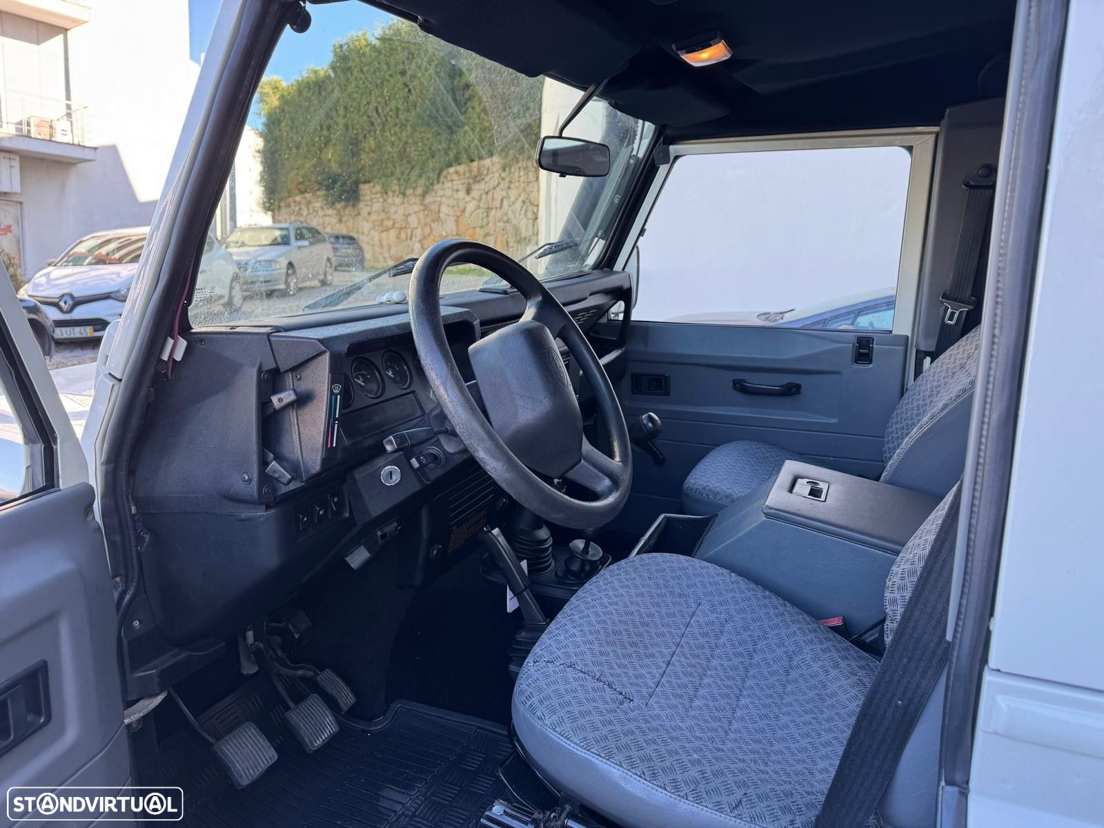 Land Rover Defender 90 2.5 TD5 Metal Top - 7