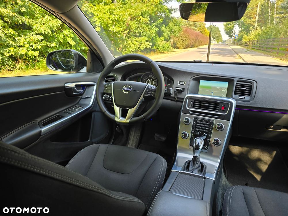 Volvo V60 D3 Geartronic Business Edition - 28