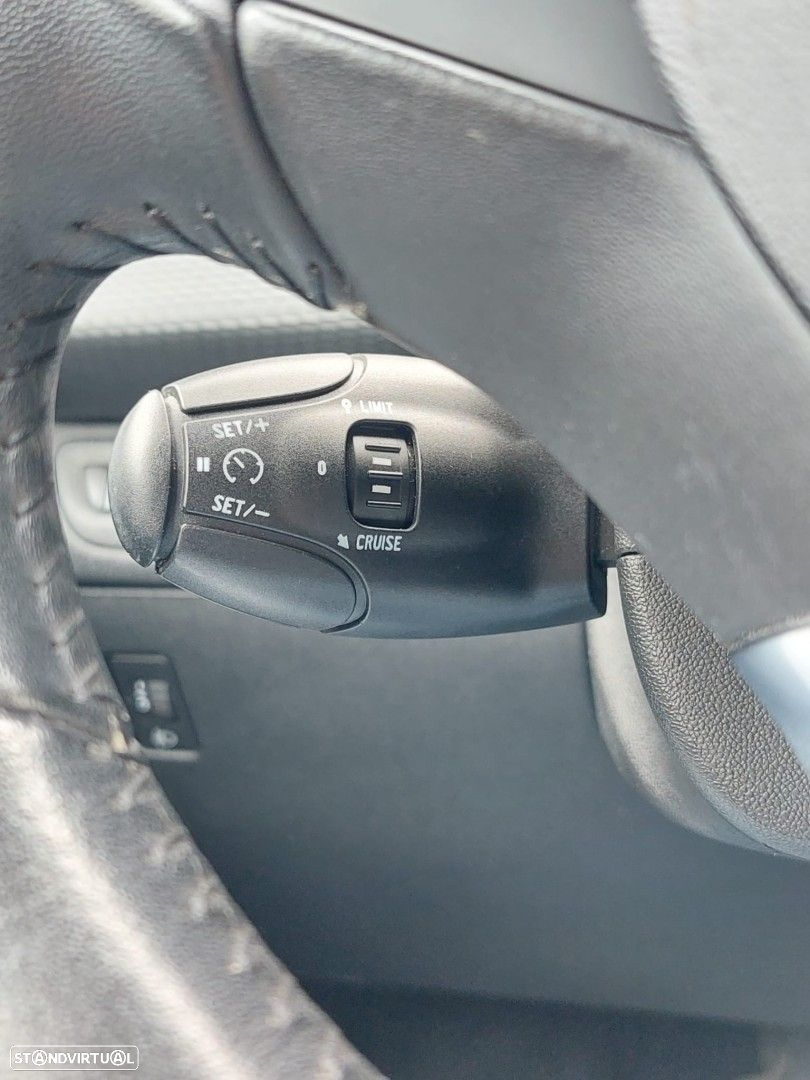 Peugeot 208 82 VTI Style - 17