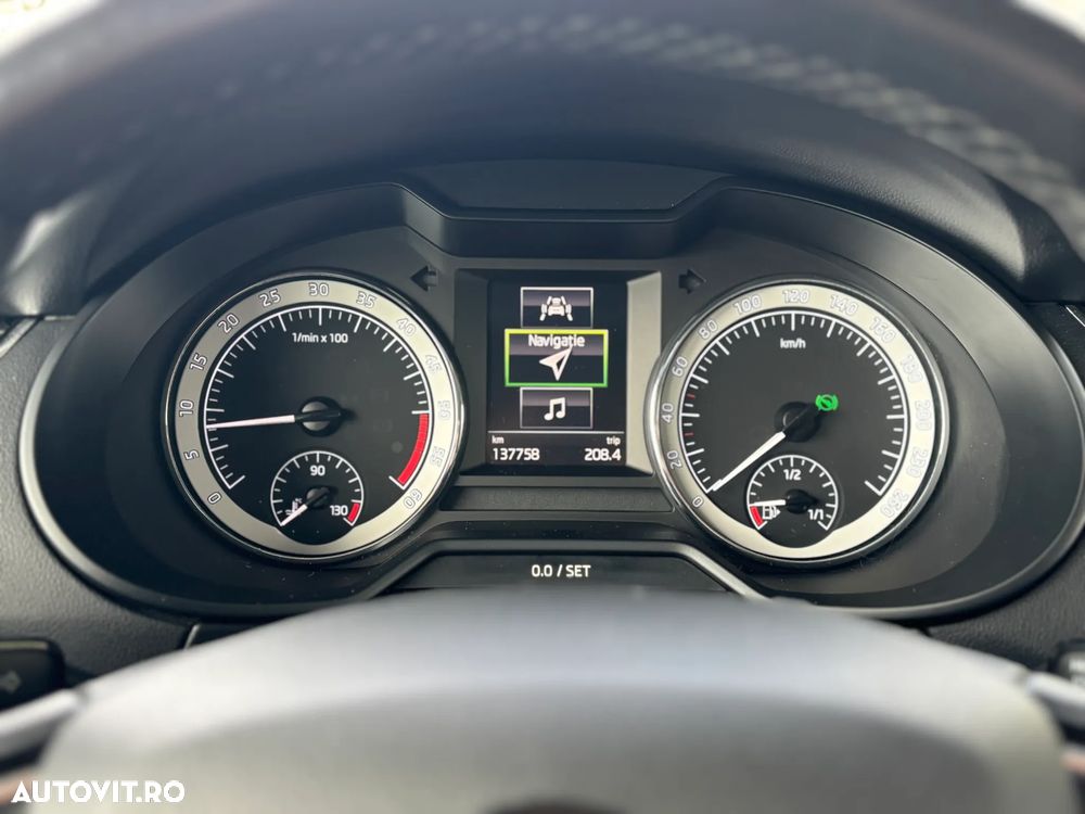 Skoda Octavia 1.6 TDI DSG Ambition - 31