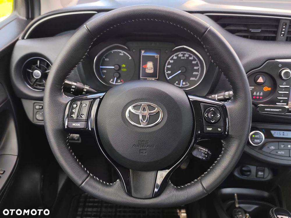 Toyota Yaris Hybrid 100 Premium EU6 - 28