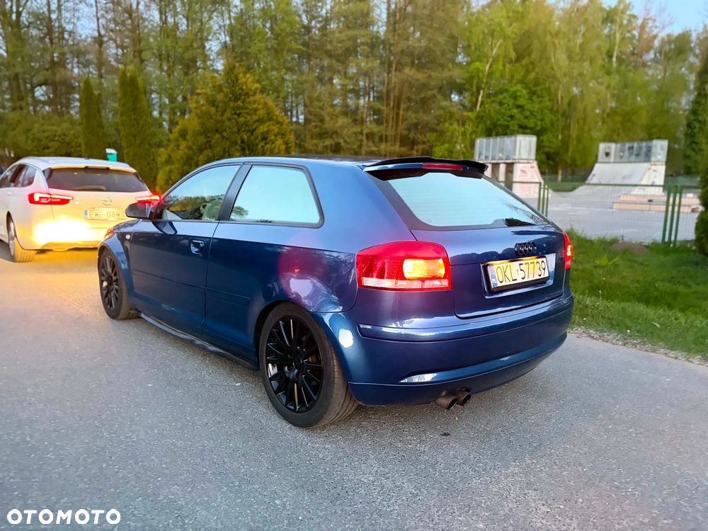 Audi A3 3-drzwiowe 2.0 FSI Ambiente - 4