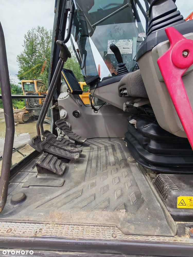 Volvo EC 140 DL - 14