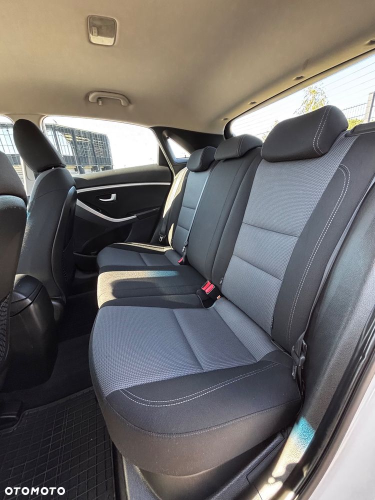 Hyundai i30 1.4 Intro Edition - 27
