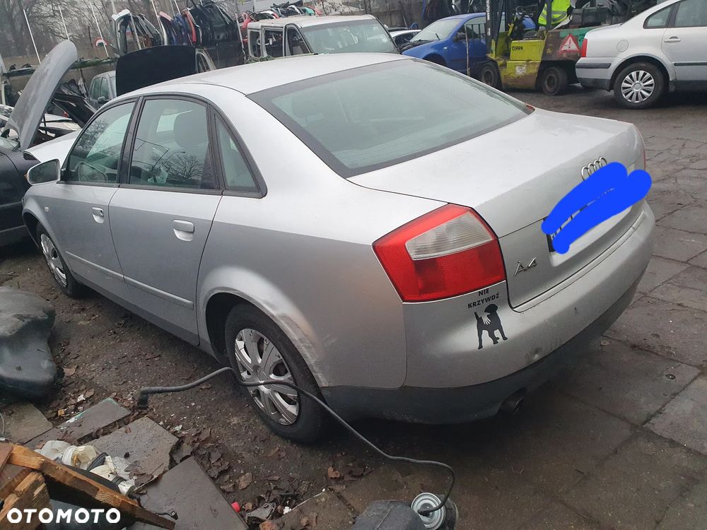 Audi A4 B6 2.0 96 kW silnik alt skrzynia fjp lakier ly7w