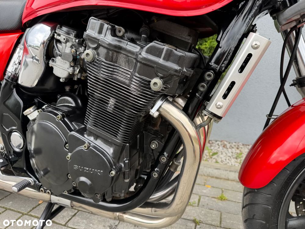 Suzuki GSX - 18