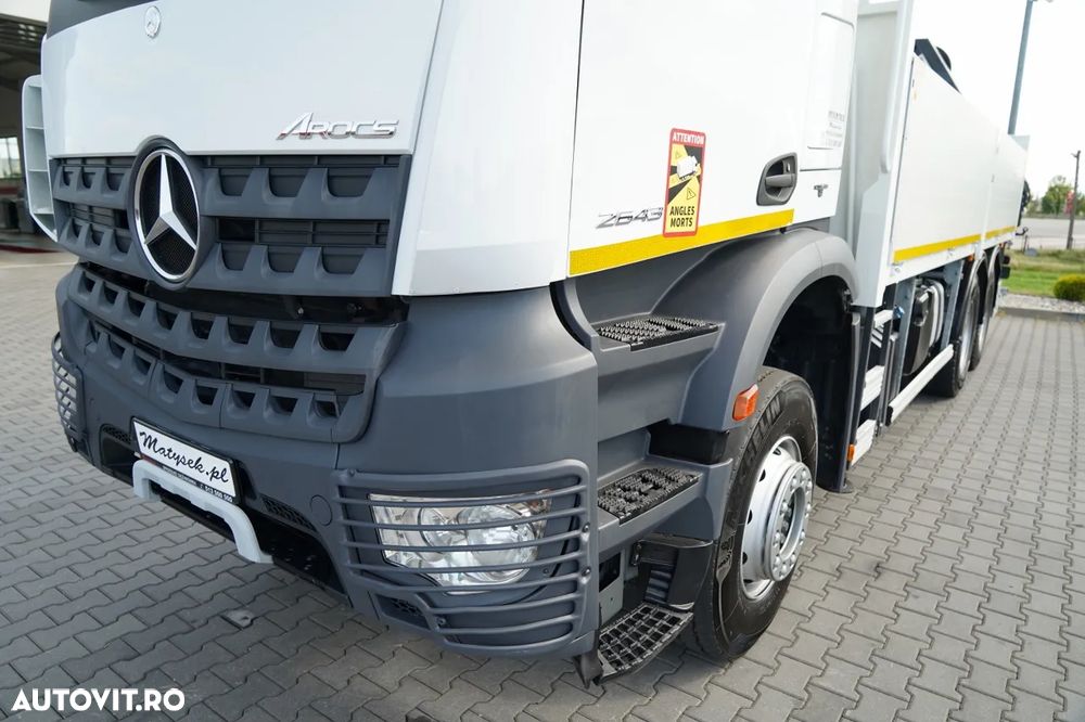 Mercedes-Benz AROCS 2643 / 6x4 / CAROSERIE CU BALANȚĂ - 6,3 M / MACARA HIAB X-HIDUO 188 ES-4 / CAPACITATE MAXIMĂ DE RIDICARE: 5.300 KG / ROTATOARE / PODEA HEAVY-DUTY / TRANSMISIE AUTOMATĂ - 17