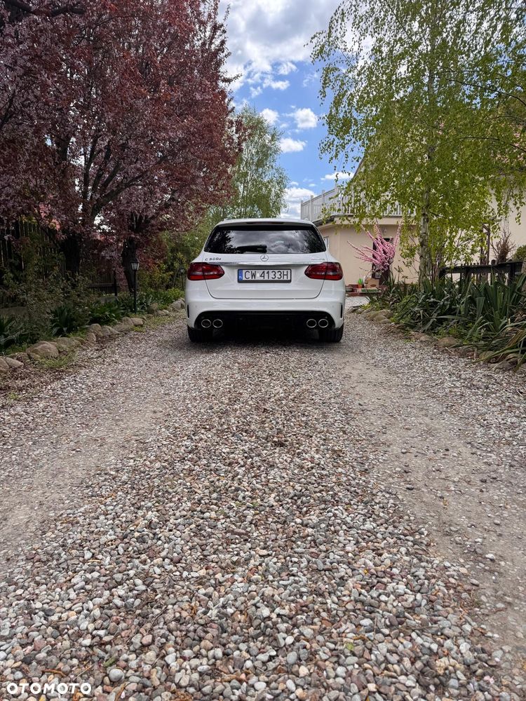 Mercedes-Benz Klasa C 300 d 4Matic 9G-TRONIC Night Edition - 4