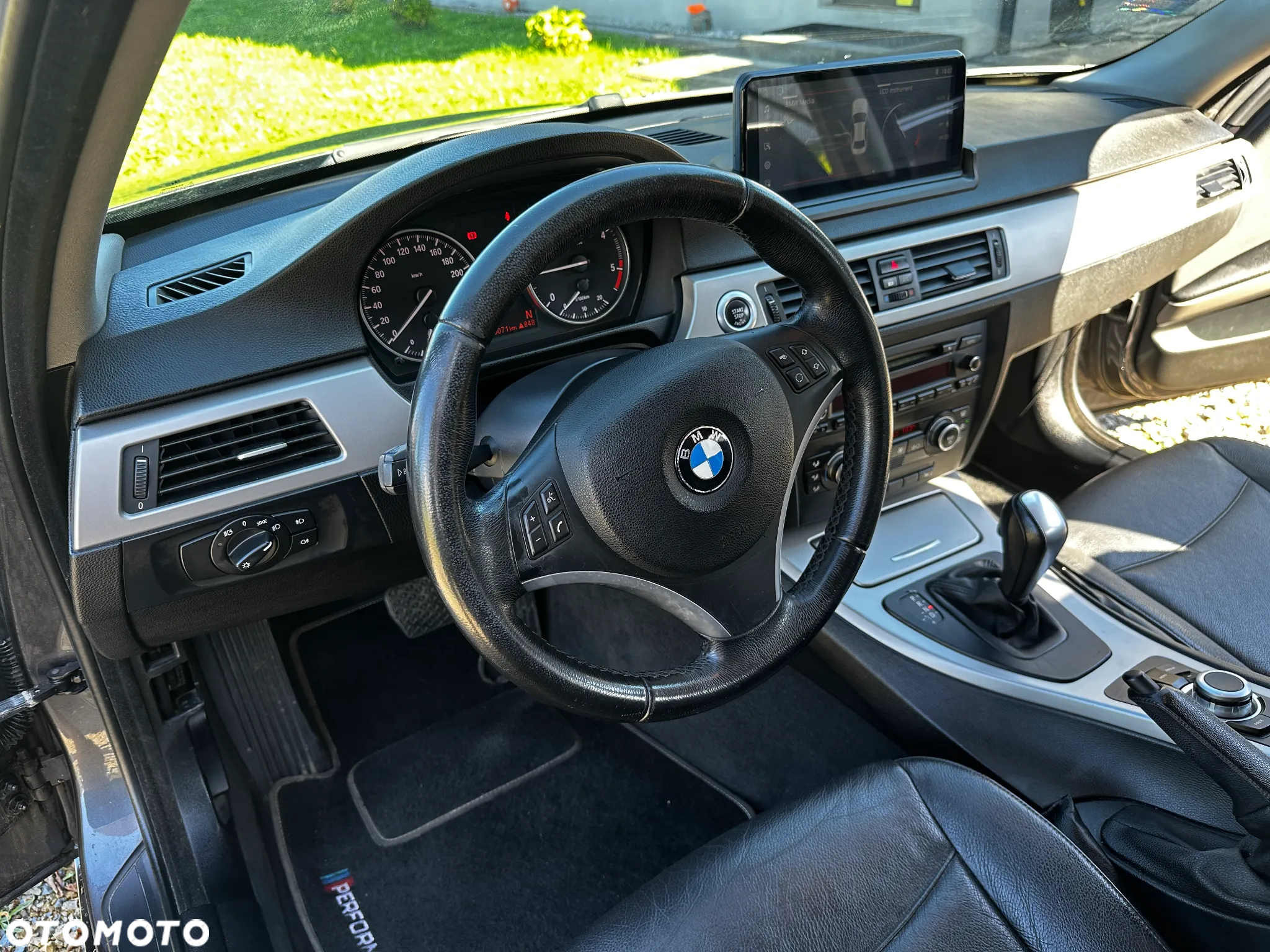 BMW Seria 3 320d DPF Touring - 14