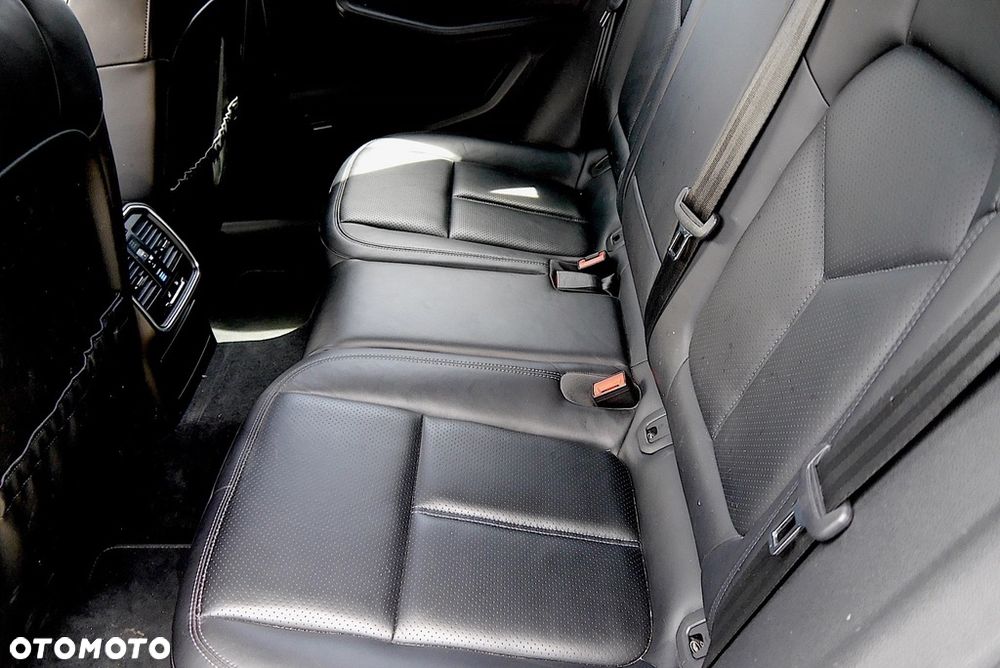 Porsche Macan Turbo - 17