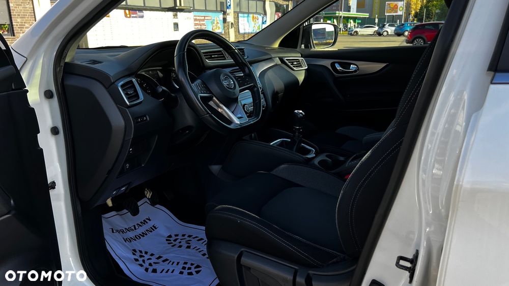 Nissan Qashqai 1.6 DIG-T N-Connecta - 25