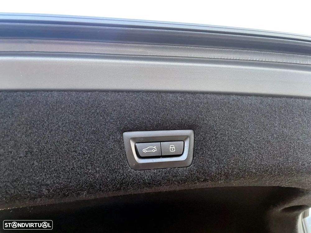 BMW 740 d xDrive Pack Desportivo M - 31